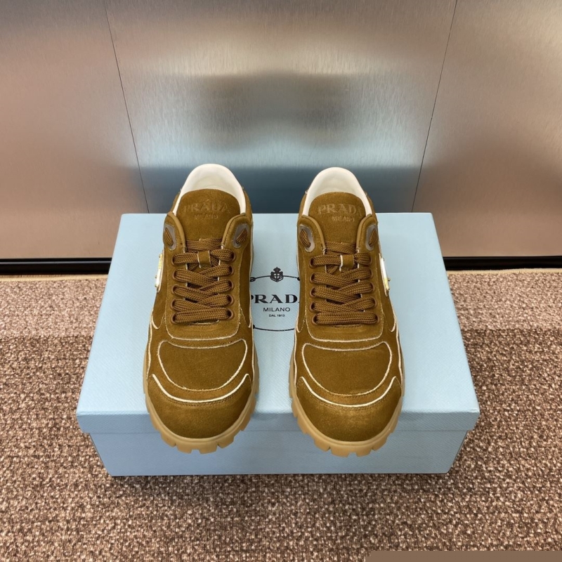 Pra*a casual shoes